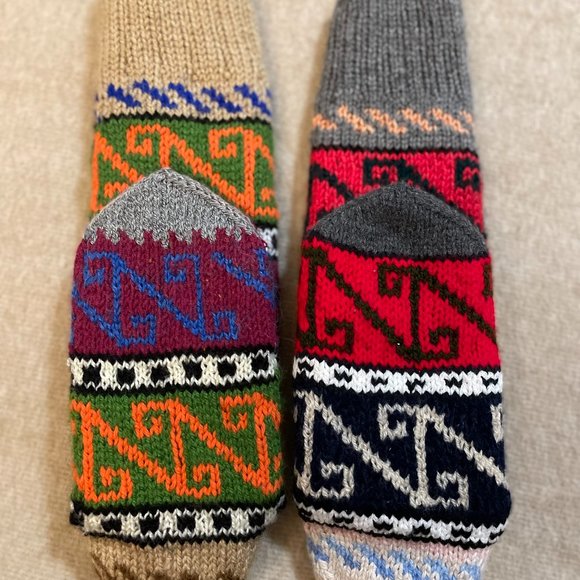 HAND KNITTED SOCKS Christmas Gift For Loved Ones Warm Soft Hand-Made Super Cool - Picture 1 of 7